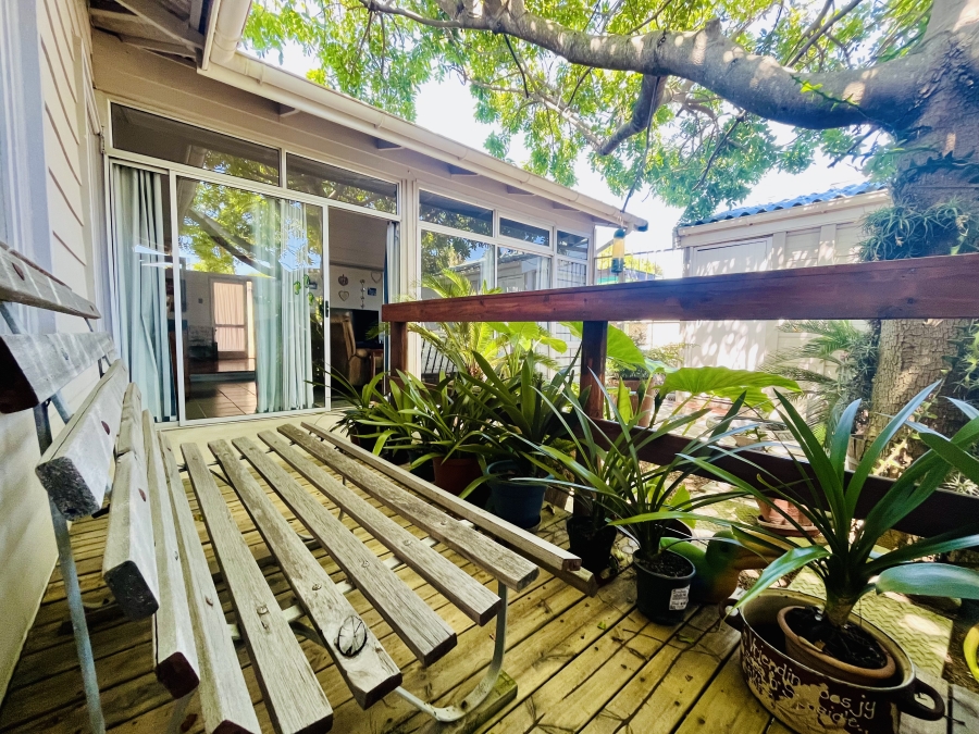 4 Bedroom Property for Sale in Sandbaai Western Cape